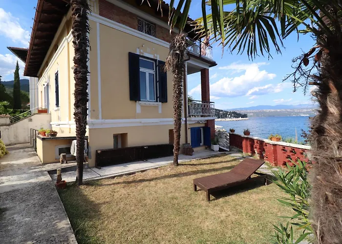 In Mery On The Sea *